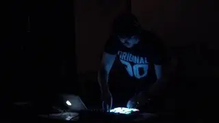 Live Experimental Electronic Music Performance By Tom Ley (Noisefloor 2016)