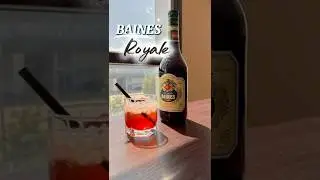 BAINES ROYALE - Un c&oacute;ctel refrescante elaborado con Pachar&aacute;n Baines