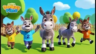 Маленькие ослики играют в футбол