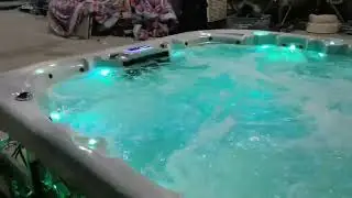 Chlorine free 12 person hot tub