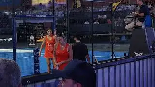 Andrea Ustero y Sofia Araujo en acción en el Premier Padel de Tarragona