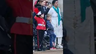 The Boy Salutes🫡 Honouring His Heroes #TheKingsGuard #HorseGuards #changingoftheguard