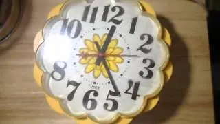 Vintage Timex wall clock model 2197B