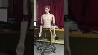 Mannequin robot for shopping mall
