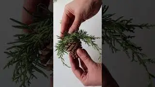 EASY Christmas Decorations with Pine Cones!  | The Sweetest Journey