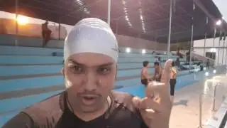 Testing Galaxy S7 edge in swimming pool
