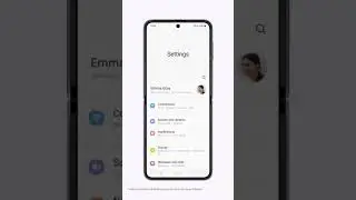 Galaxy Z Flip 4 : How to customize your cover Screen