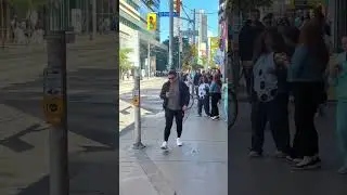 Toronto end of summer walk | Queen St West to Yonge Dundas Square