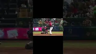 JUNIOR LAKE CONECTA LARGO CUADRANGULAR #aguilascibaenas #beisbol #licey #mlblb #mlb #padres #pelota