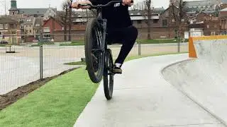 Back in the skatepark with the YT Industries Dirt Love