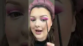 How to apply false eyelashes! #makeup #makeuptutorial #makeupartist #makeup #mua #makeuptips #lashes