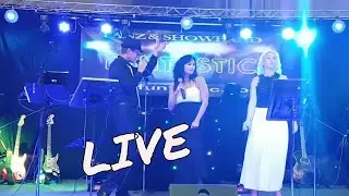 Funtastic LIVE, Cover: 