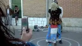 Un tio haciendo espectaculo en Villalar