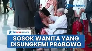 Presiden Prabowo Sungkem dan Cium Tangan Wanita Berusia 105 Tahun di Istana, Siapa Dia?
