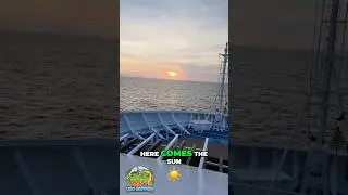 Вот и солнце 🌅 | Восход солнца в море на лайнере Carnival Panorama #CruiseShorts #CruiseLife