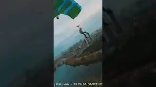 Экстремальные прыжки с парашютом в городской застройке большого города. #drone #techno #electro