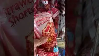 Strawberry shortcake ice cream bar #asmr #satisfying #viral #short