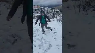 vivas dance dans la neige 😂 #kabyle #rire #amazigh