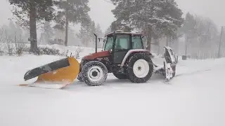 New Holland l75 snowplowing