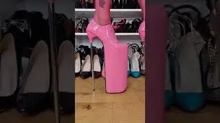 skyscraper heels 👠🏢😱😱