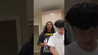 Агент кидает Рэю пачку лапши! 🤣😭