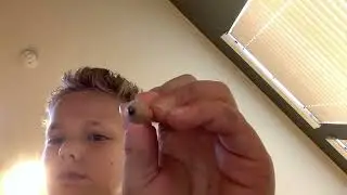 Close one eye trend ￼￼
