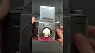 One of the First SLRs Ever Made #mediumformat #vintagecamera #filmcamera