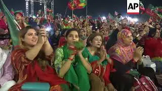 Pakistan election frontrunner Khan backs army at Karachi rally