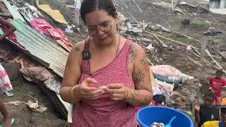 MAYOTTE -  Une enseignante à la recherche de ses élèves à Kaweni 26/12/24