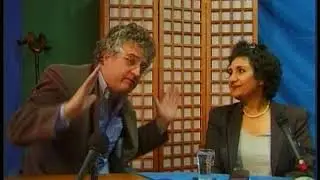 Luc Sala praat met Nahed Selim en Maria Douwes uitz. 16maart 2001