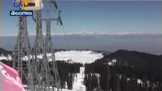7 People killed as tree falls on cable car | in J&K 's Gulmarg |  Rescue operation underway