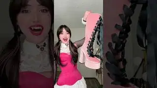 Let's build a DRACULAURA outfit!!