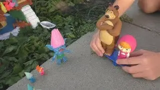 Маша и Медведь и Тролли собирают грибочки продолжение #Trolls