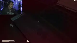 xQc jump scared in Roblox doors