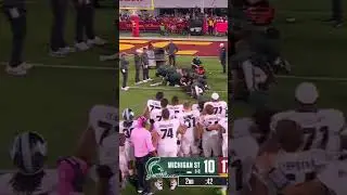 Michigan State surrounded Wayne Matthews as he was stretchered off the field 💚