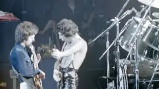 02. White Queen [As It Began] [Final Live Performance] (Live at the Empire Pool, London: 5/13/1978)