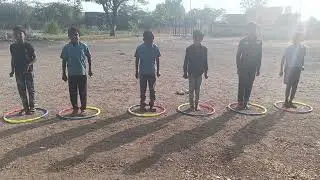 तळ्यात मळ्यात