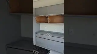 cozinha cinza puro com louro freijo  #arquitetura
