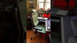Распакуйте и соберите вместе с нами моё новое офисное кресло Ergohuman Elite 2. Я в восторге от ц...