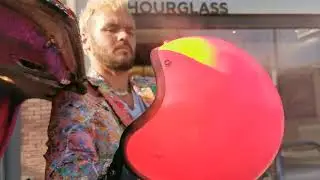 L.A Artist does splatter paint work on my helmet in Santa Monica CA.