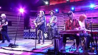 Steve Earle & The Dukes - I Ain't Ever Satisfied - Live