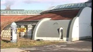 Romokban a pécsi Fema áruház (2011-12-13)