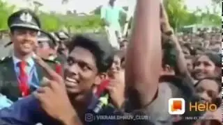 Vikram selfie fans