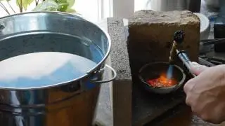 Water casting silver // Argent coul&eacute; dans l'eau