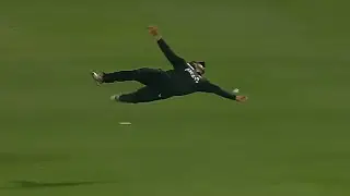 Glenn Phillips Super Man Catch Effort vs India, Shubman Gill Shocked | IND vs NZ 1st ODI Highlights