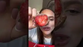 Pistachio Kunafa chocolate #asmr #food #chocolatepistachio #mukbang #eating #pistachio #eatingsoun