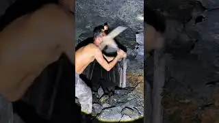 Hard workout by this miner in coalmining | coalmininglife ⛏️