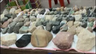 I buy and inspect gemstones in real gem markets#jade#rawgems#jewelry#sapphire#Ruby#Emerald#gem
