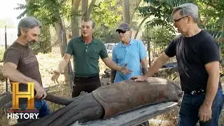 American Pickers: GIGANTIC Squid from Famous Monster Movie (Season 23) | History