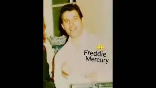 Freddie Mercury and musician Mike Moran.  Garden Lodge, 1987✨